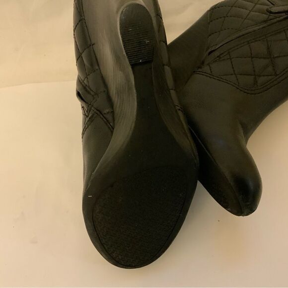Tory Burch Leila Black Leather Quilted Ankle Wedge Booties Sz 7 - Picture 6 of 12
